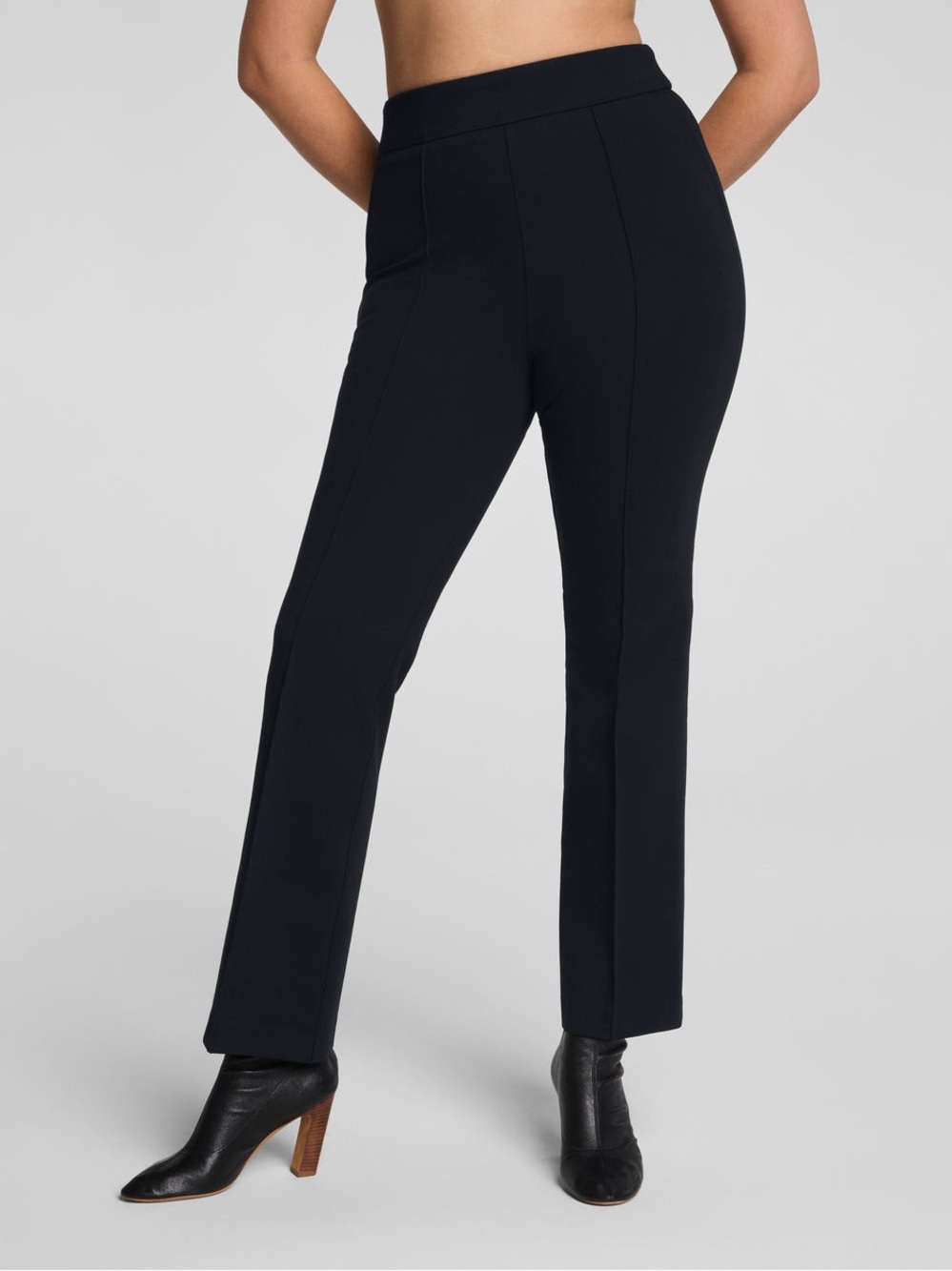 SPANXsupersmooth® Black
Ponte Kick Flare Pant with Pintuck Size M